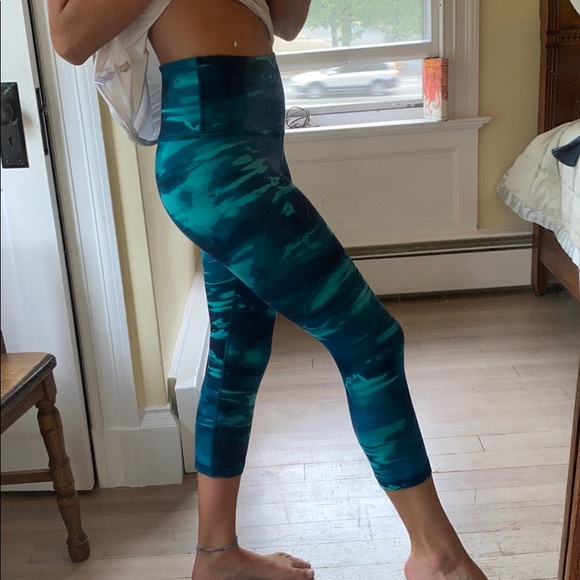 Wave Leggings Cropped - Picture 2 of 2